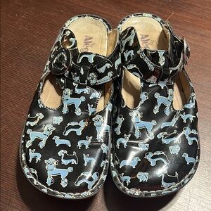 Alegria Black and Blue puppies clogs 41